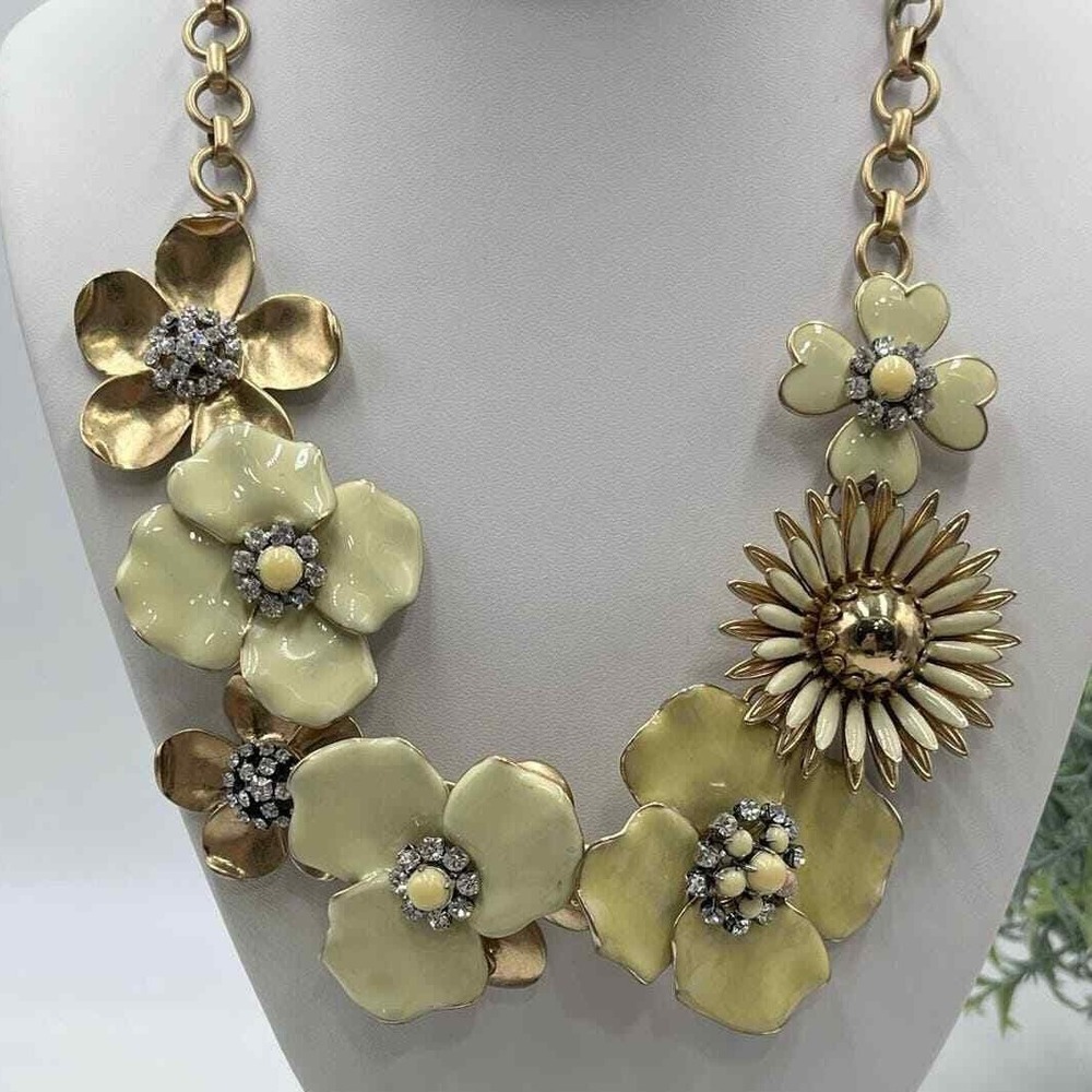 Stella & Dot‎ Bloom Necklace Enameled Flowers Glass Stones Cream Brushed Gold